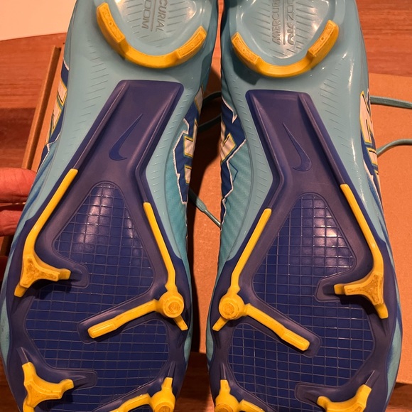 Nike Zoom Mercurial Vapor 15 Academy KM MG 10.5 worn once (no original box) - Picture 6 of 6